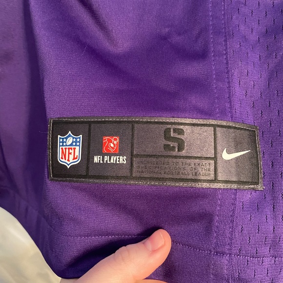 NFL Vikings on field jersey Adrian Peterson euc - Picture 5 of 5